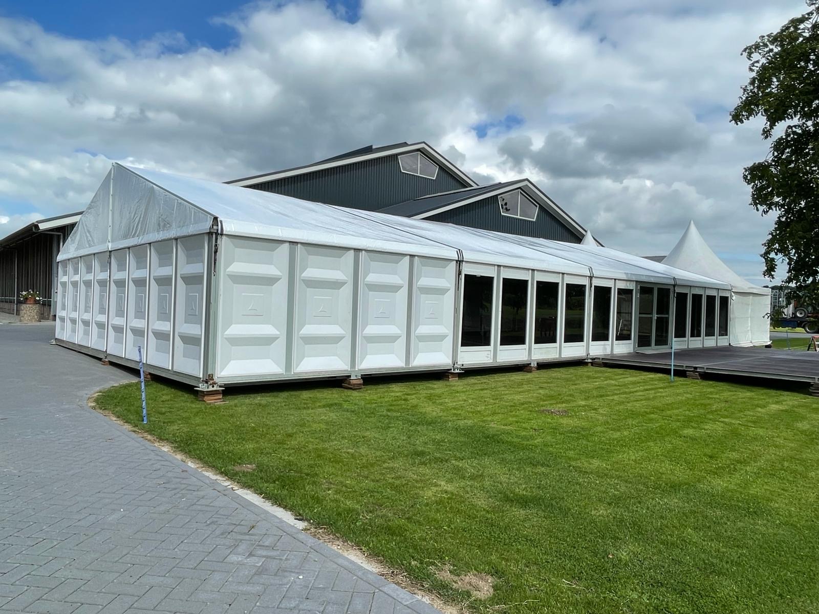 20240924160958-Aluhal 10x20mtr hardewanden+glaspanelen +pagode.